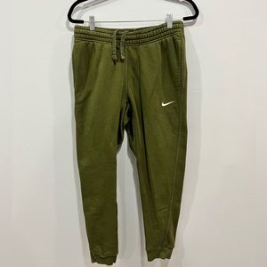 Nike joggers green with snap pocket on back men’s M